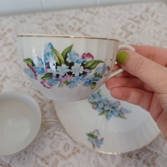 2 Tea Cups And Plate - Picture 4 of 7